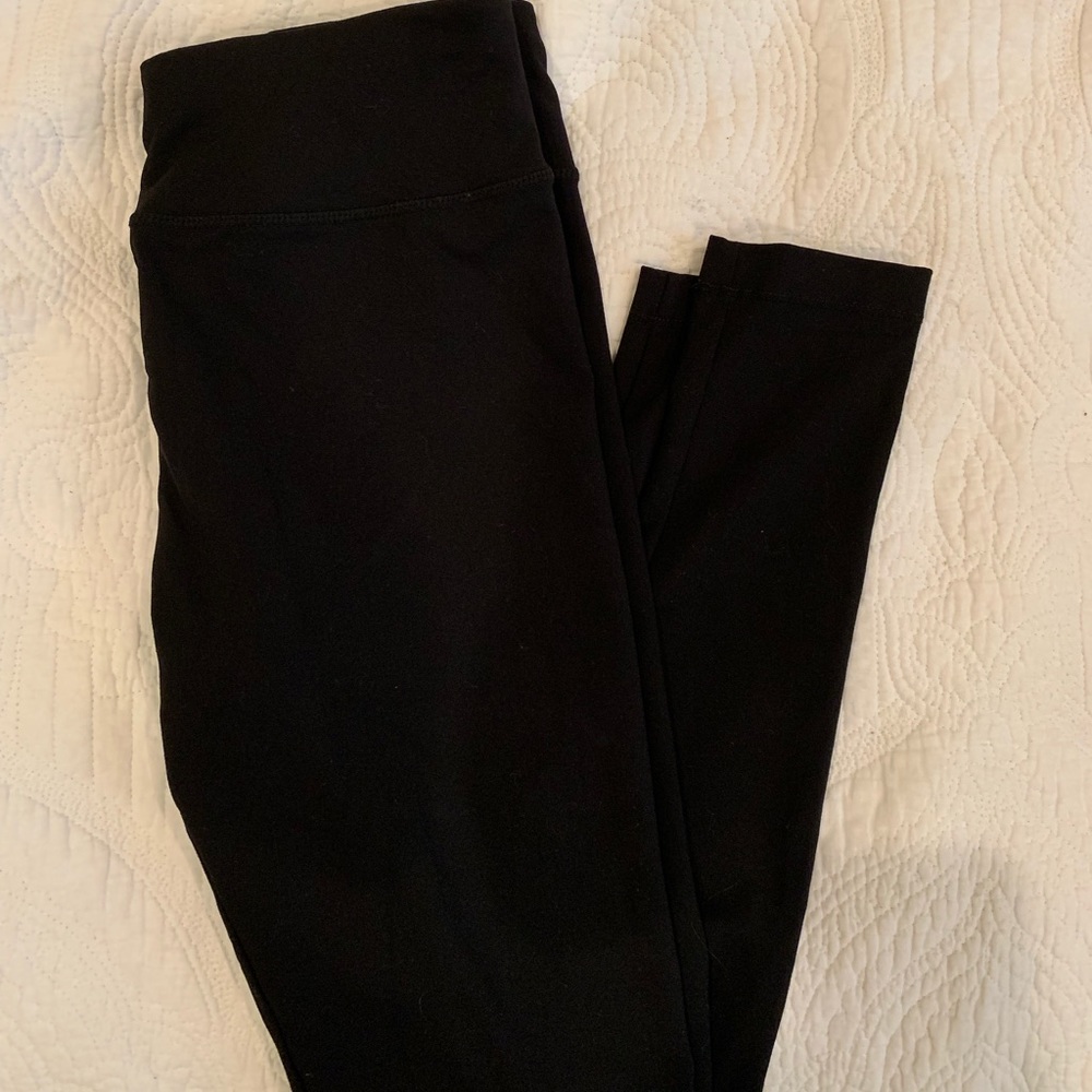Black leggings